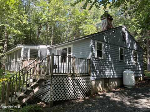 40 North Lake Way, Becket, MA 01223