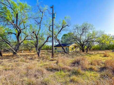 2660 Earls Trail, Beeville, TX 78102