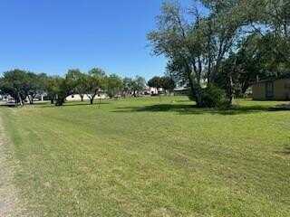 Main & 10th, Skidmore, TX 78389