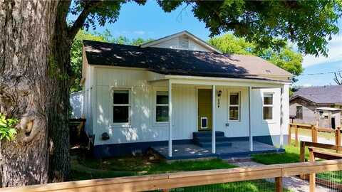 504 South Pine Street, Calvert, TX 77837