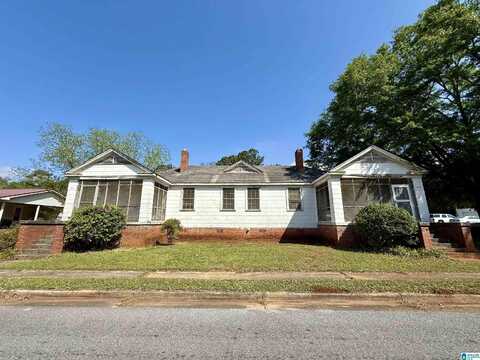 301 W PARKWAY, TALLADEGA, AL 35160