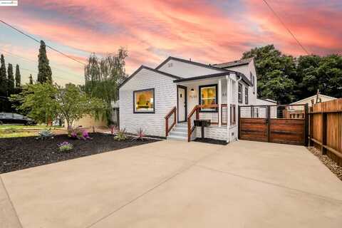 7555 Circle Hill Dr, Oakland, CA 94605