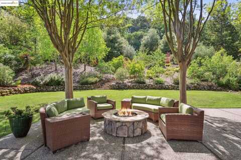 1037 Silverhill Dr, Lafayette, CA 94549