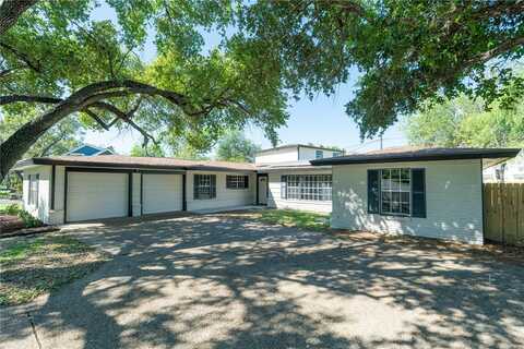 515 Seale Avenue, Kingsville, TX 78363