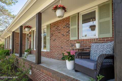 104 Cambridge Court, Havelock, NC 28532