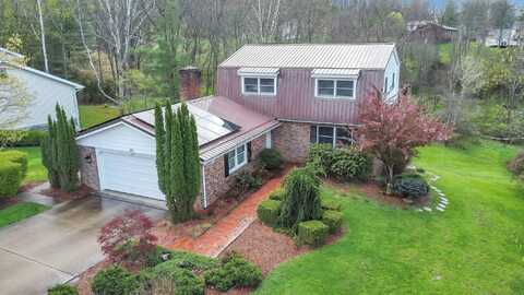 6 Coventry Lane, Athens, OH 45701