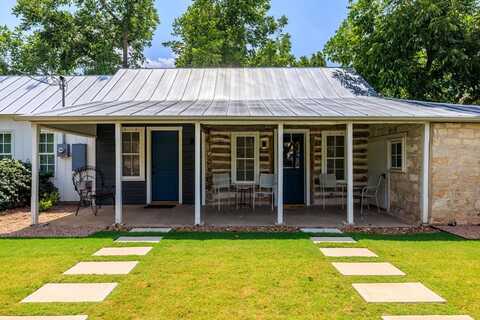 223 Creek St, Fredericksburg, TX 78624