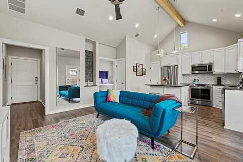 807 Highway St, Fredericksburg, TX 78624