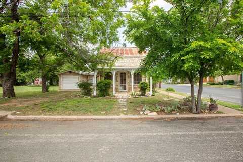 602 Austin St, Fredericksburg, TX 78624