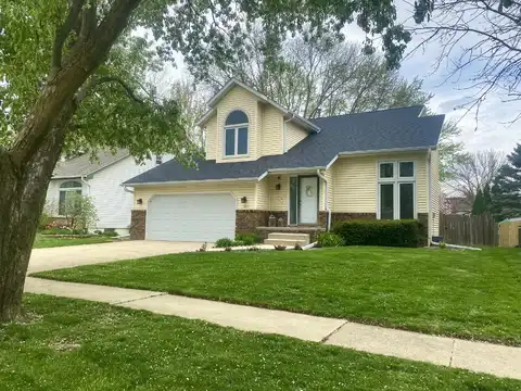 5829 Center Street, West Des Moines, IA 50266