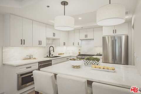 575 S Barrington Ave, Los Angeles, CA 90049