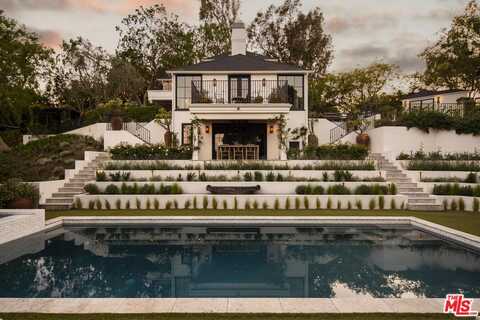 7422 Palo Vista Dr, Los Angeles, CA 90046