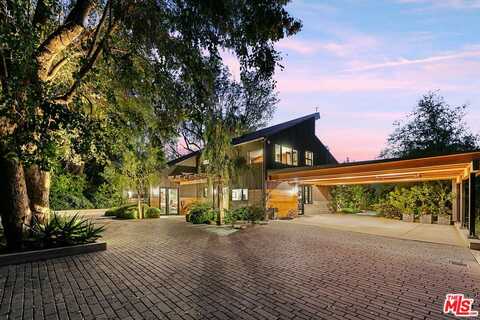 20605 Cheney Dr, Topanga, CA 90290