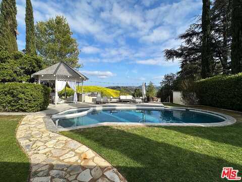 26024 Farmfield Rd, Calabasas, CA 91302