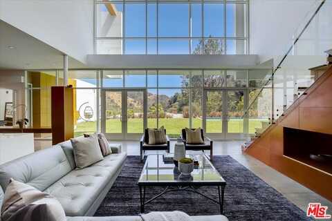 2271 Betty Ln, Beverly Hills, CA 90210