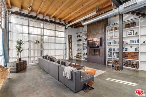 25 Brooks Ave, Venice, CA 90291