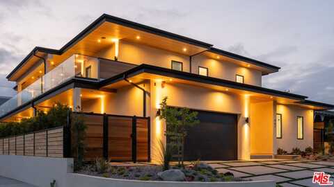 461 Chabela Dr, Manhattan Beach, CA 90266