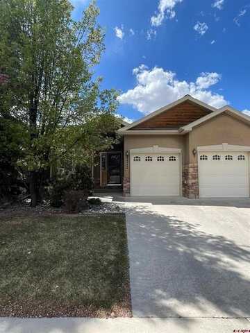212 Crossroads Circle, Montrose, CO 81401