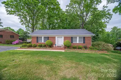 808 6th Avenue SW, Conover, NC 28613