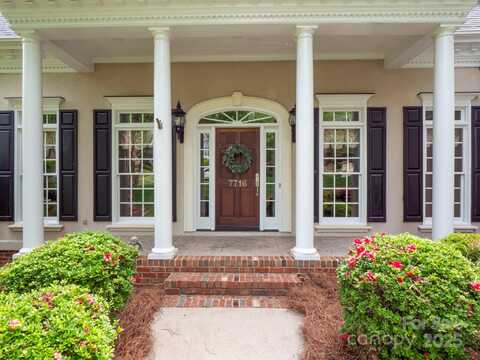 7716 Seton House Lane, Charlotte, NC 28277
