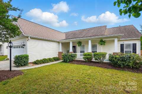 8726 Castle Cliff Drive, Matthews, NC 28105