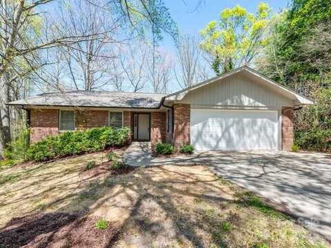 207 Trappers Trail, Hendersonville, NC 28739