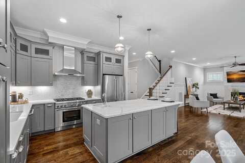 911 Naples Drive, Davidson, NC 28036