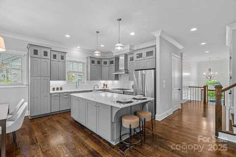 911 Naples Drive, Davidson, NC 28036