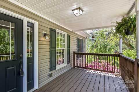 689 New Haw Creek Road, Asheville, NC 28805