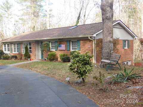 171 Surry Lane, Hendersonville, NC 28791