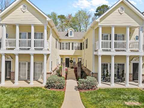 1386 21st Avenue NE, Hickory, NC 28601