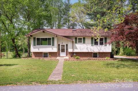 124 Pinehurst Drive, Hendersonville, NC 28792