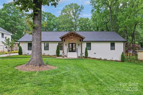1118 Crestbrook Drive, Charlotte, NC 28211