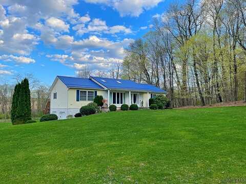 108 Baumgardner Road, Salix, PA 15952