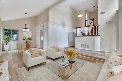 48 Herringbone Court, Newbury Park, CA 91320