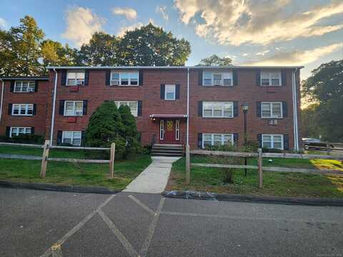 73 Briarwood Lane, Branford, CT 06405