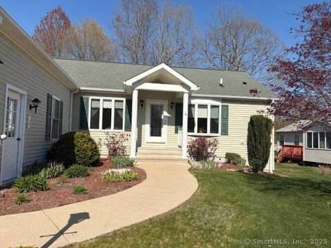 4 Wyndwood Road, Montville, CT 06382