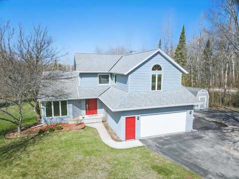 6139 N Shoreside Cir, Sturgeon Bay, WI 54235
