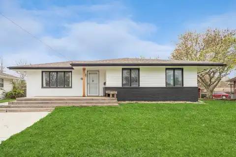2534 Mansfield Drive, Des Moines, IA 50317