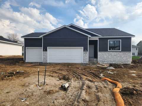 2323 N 8th Avenue E, Newton, IA 50208