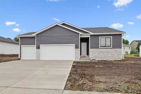 2323 N 8th Avenue E, Newton, IA 50208