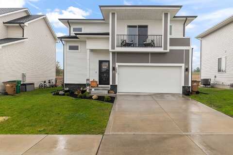 2903 Kestrel Street, Norwalk, IA 50211