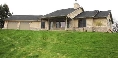 23551 274th, La Motte, IA 52054