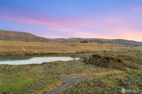 131 Stagecoach Lane, Malaga, WA 98828