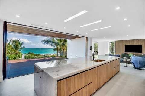 112 Seaway Court, Vero Beach, FL 32963