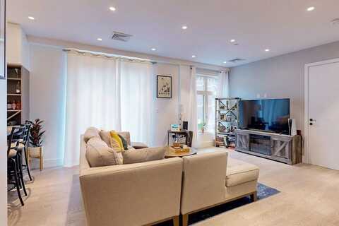 69 Walnut St 6, Brookline, MA 02445