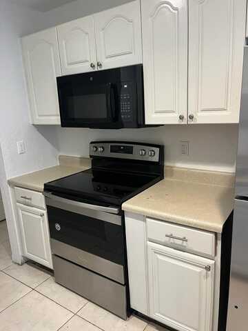 2952 NW 55th Ave 2A, Lauderhill, FL 33313