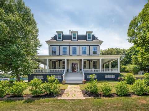 31 Beach Rd, Gloucester, MA 01930