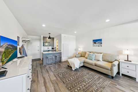 11589 Snowpeak Way #59-114, Truckee, CA 96161