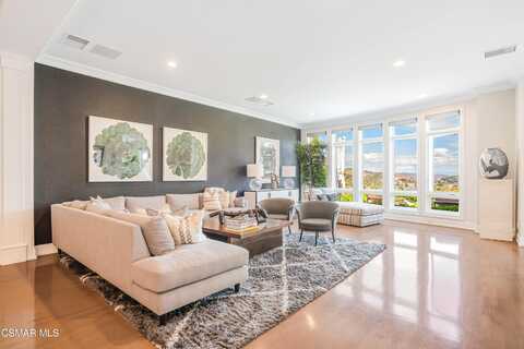 2366 Heatherbank Court, Lake Sherwood, CA 91361